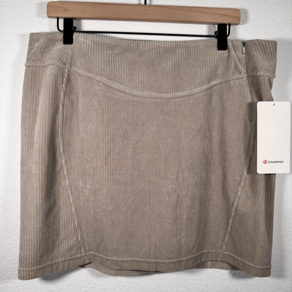NWT Lululemon Scuba MR Mini Skirt Velvet Cord RVSN Beige‎ | Size 14